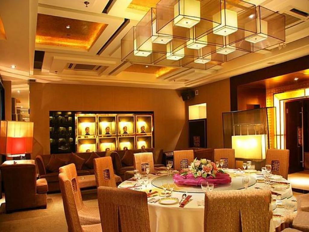 Grand Soluxe Hotel Дуньхуан Екстер'єр фото